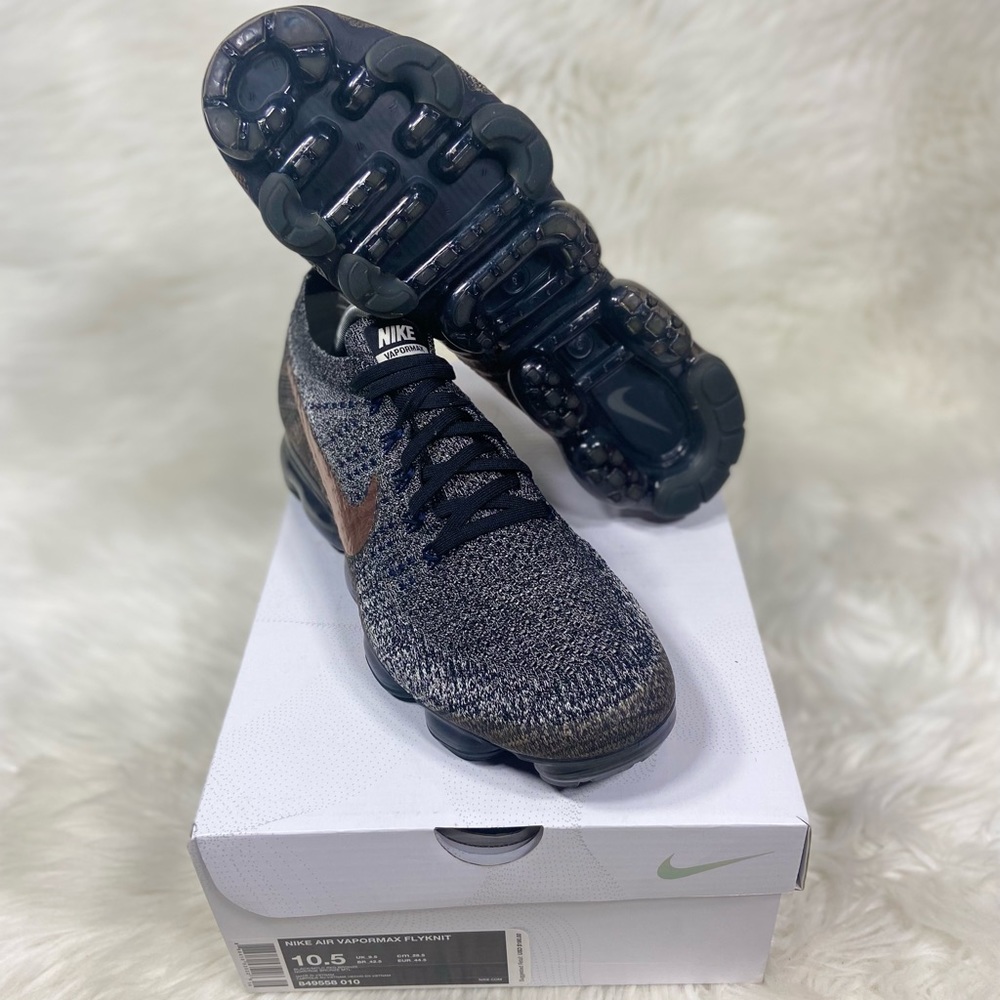 Nike air vapormax flyknit explorer dark size 10.5